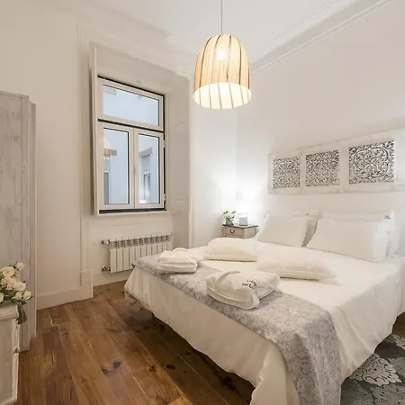 לינה וארוחת בוקר Lapa Suites ליסבון